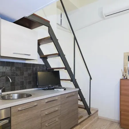 Sunny Parioli Modern