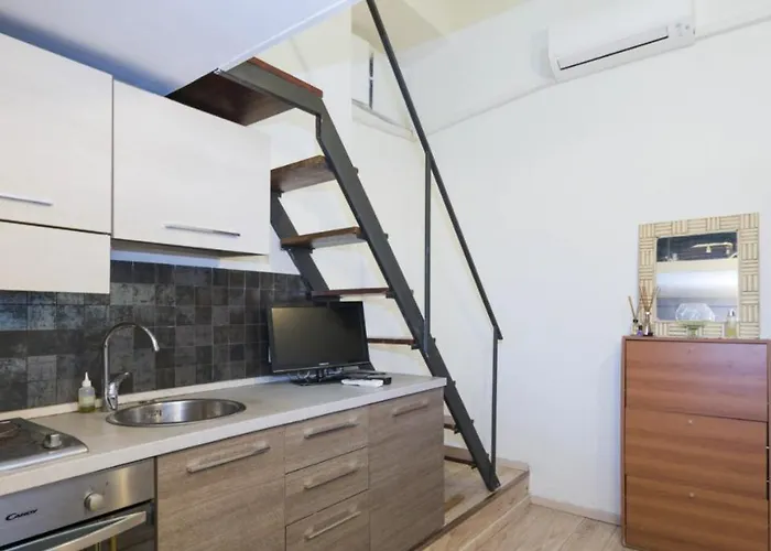 Sunny Parioli Modern